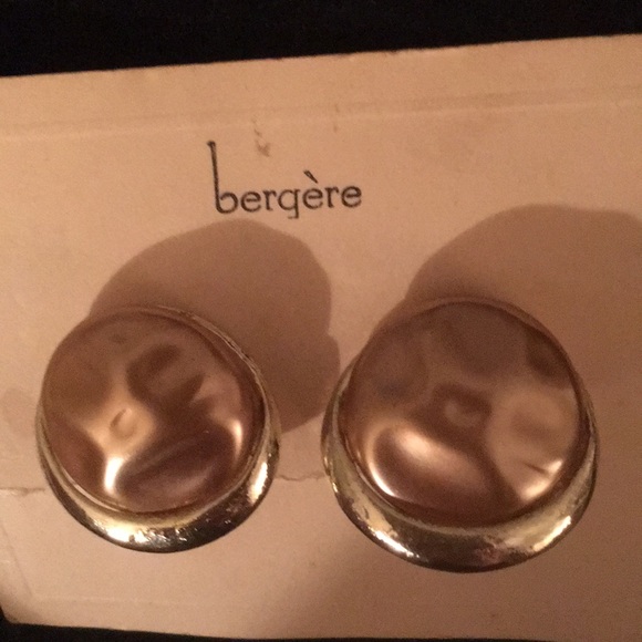 Vintage Bergere Clip Earrings - Picture 4 of 4